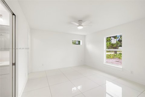 Villa ou maison à vendre à Lehigh Acres, Floride: 3 chambres, 98.66 m2 № 1946002 - photo 8