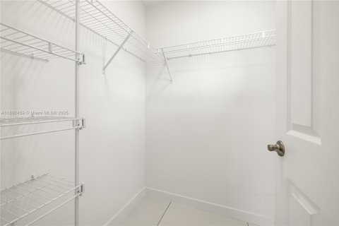 Villa ou maison à vendre à Lehigh Acres, Floride: 3 chambres, 98.66 m2 № 1946002 - photo 10