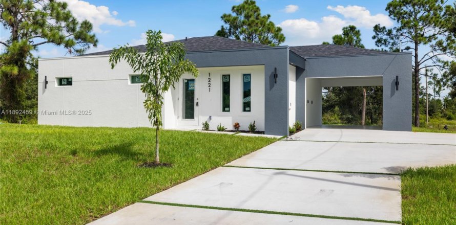 Villa ou maison à Lehigh Acres, Floride 3 chambres, 98.66 m2 № 1946002