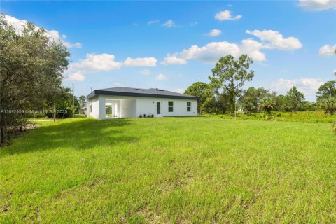 Villa ou maison à vendre à Lehigh Acres, Floride: 3 chambres, 98.66 m2 № 1946002 - photo 18