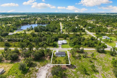 Villa ou maison à vendre à Lehigh Acres, Floride: 3 chambres, 98.66 m2 № 1946002 - photo 20