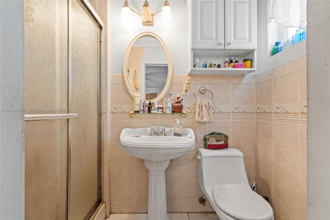 Купить виллу или дом в Майами-Гарденс, Флорида 3 спальни, 151.62м2, № 2067580 - фото 25