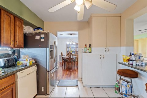 Купить виллу или дом в Майами-Гарденс, Флорида 3 спальни, 151.62м2, № 2067580 - фото 21