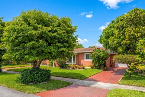 Купить виллу или дом в Майами-Гарденс, Флорида 3 спальни, 151.62м2, № 2067580 - фото 4