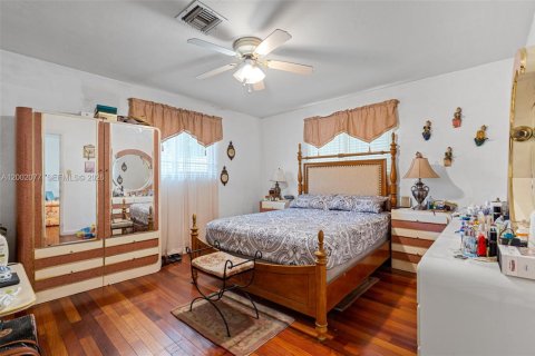 Купить виллу или дом в Майами-Гарденс, Флорида 3 спальни, 151.62м2, № 2067580 - фото 22