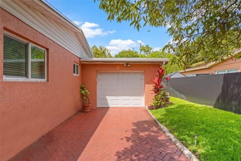 Купить виллу или дом в Майами-Гарденс, Флорида 3 спальни, 151.62м2, № 2067580 - фото 7