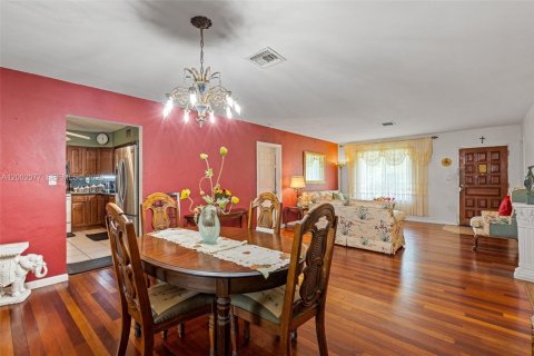 Купить виллу или дом в Майами-Гарденс, Флорида 3 спальни, 151.62м2, № 2067580 - фото 15