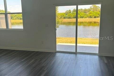 Touwnhouse à vendre à Gibsonton, Floride: 3 chambres, 132.01 m2 № 2411487 - photo 5