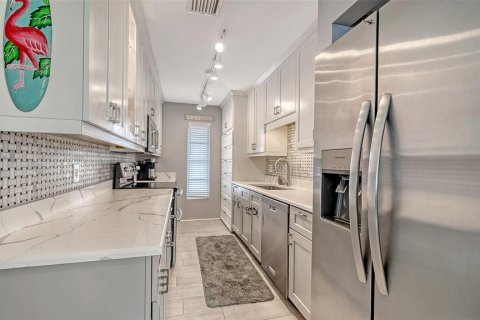 Condo in Sarasota, Florida, 3 bedrooms № 2151797 - photo 11