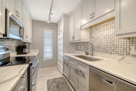 Condo in Sarasota, Florida, 3 bedrooms № 2151797 - photo 12