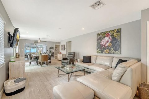 Condo in Sarasota, Florida, 3 bedrooms № 2151797 - photo 6