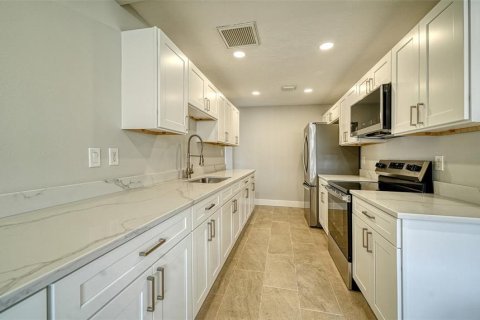 Condo in Sarasota, Florida, 3 bedrooms № 2151797 - photo 16
