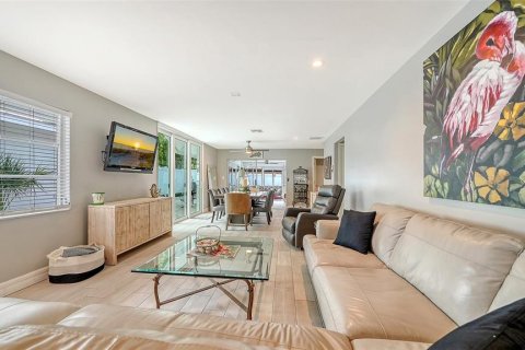 Condo in Sarasota, Florida, 3 bedrooms № 2151797 - photo 7