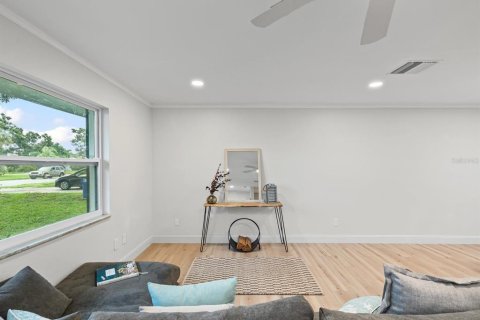 Casa en venta en Clearwater, Florida, 3 dormitorios, 170.66 m2 № 1902133 - foto 4