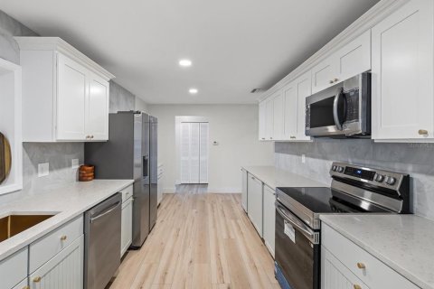 Casa en venta en Clearwater, Florida, 3 dormitorios, 170.66 m2 № 1902133 - foto 9