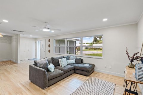 Casa en venta en Clearwater, Florida, 3 dormitorios, 170.66 m2 № 1902133 - foto 2