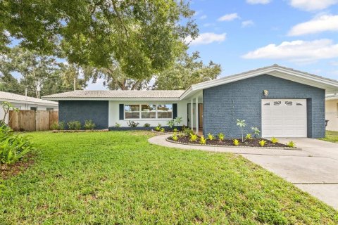 Casa en venta en Clearwater, Florida, 3 dormitorios, 170.66 m2 № 1902133 - foto 1