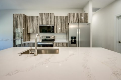 Villa ou maison à vendre à Lehigh Acres, Floride: 3 chambres, 153.57 m2 № 2025664 - photo 25