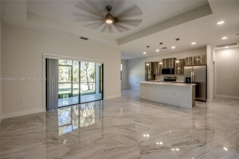 Villa ou maison à vendre à Lehigh Acres, Floride: 3 chambres, 153.57 m2 № 2025664 - photo 7