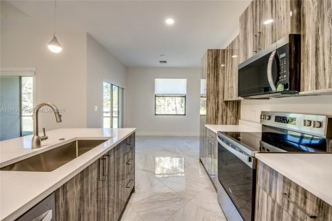 Villa ou maison à vendre à Lehigh Acres, Floride: 3 chambres, 153.57 m2 № 2025664 - photo 28