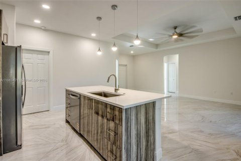 Villa ou maison à vendre à Lehigh Acres, Floride: 3 chambres, 153.57 m2 № 2025664 - photo 20