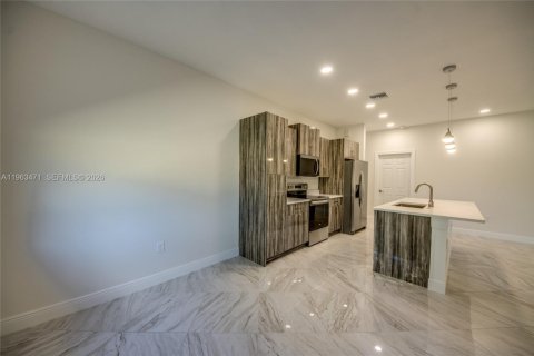 Villa ou maison à vendre à Lehigh Acres, Floride: 3 chambres, 153.57 m2 № 2025664 - photo 18