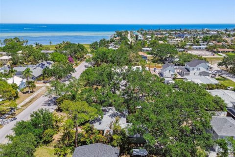 House in Saint Petersburg, Florida 2 bedrooms, 126.35 sq.m. № 1656717 - photo 8