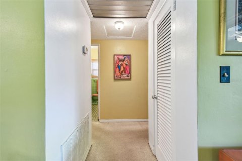 House in Saint Petersburg, Florida 2 bedrooms, 126.35 sq.m. № 1656717 - photo 21