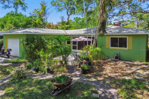 House in Saint Petersburg, Florida 2 bedrooms, 126.35 sq.m. № 1656717 - photo 9