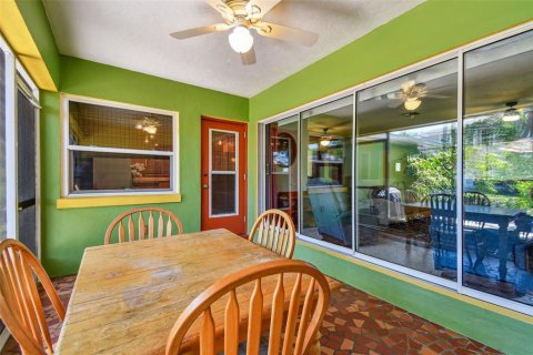 House in Saint Petersburg, Florida 2 bedrooms, 126.35 sq.m. № 1656717 - photo 26
