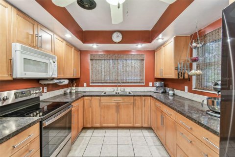 House in Saint Petersburg, Florida 2 bedrooms, 126.35 sq.m. № 1656717 - photo 19