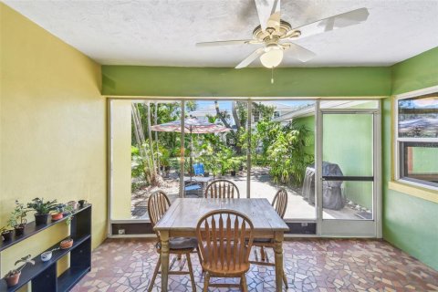 House in Saint Petersburg, Florida 2 bedrooms, 126.35 sq.m. № 1656717 - photo 27