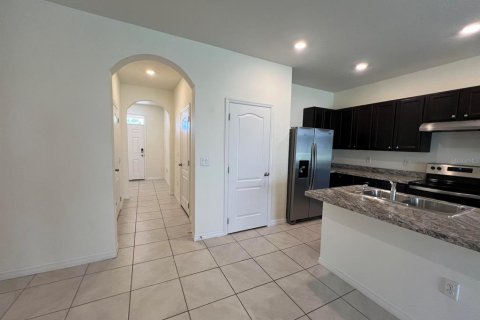 Touwnhouse à louer à Davenport, Floride: 3 chambres, 159.79 m2 № 2097897 - photo 5