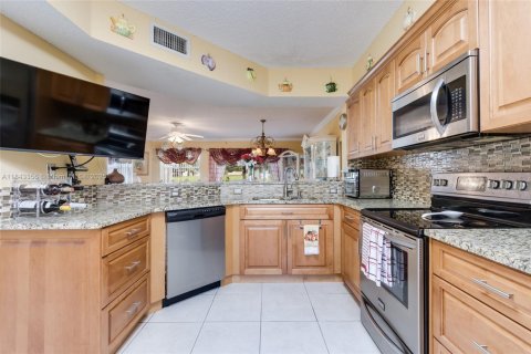 Adosado en venta en North Lauderdale, Florida, 3 dormitorios, 137.68 m2 № 1838691 - foto 10