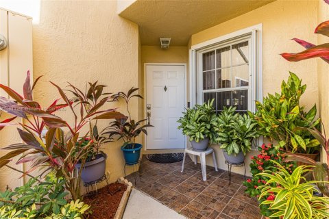 Adosado en venta en North Lauderdale, Florida, 3 dormitorios, 137.68 m2 № 1838691 - foto 2