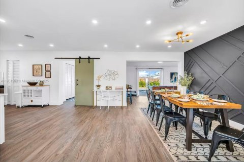 Снять в аренду виллу или дом в Палм-Бич-Гарденс, Флорида 4 спальни, 144м2, № 1955104 - фото 9