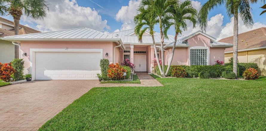 House in Port St. Lucie, Florida 4 bedrooms, 231.05 sq.m. № 2245641