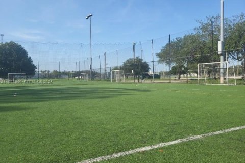 Adosado en venta en Pembroke Pines, Florida, 3 dormitorios, 155.33 m2 № 1992078 - foto 4