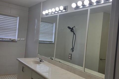 Adosado en venta en Pembroke Pines, Florida, 3 dormitorios, 155.33 m2 № 1992078 - foto 7