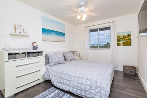Townhouse in Deerfield Beach, Florida 3 bedrooms, 135.82 sq.m. № 1763062 - photo 17