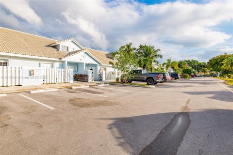 Townhouse in Deerfield Beach, Florida 3 bedrooms, 135.82 sq.m. № 1763062 - photo 26