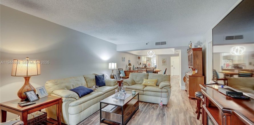 Condo in Boca Raton, Florida, 2 bedrooms № 2152842