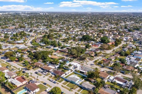 Casa en venta en Homestead, Florida, 3 dormitorios, 169.08 m2 № 2054951 - foto 10