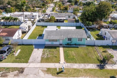 Casa en Homestead, Florida 3 dormitorios, 169.08 m2 № 2054951