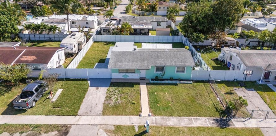 Casa en Homestead, Florida 3 dormitorios, 169.08 m2 № 2054951