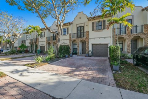 Купить таунхаус в Хомстед, Флорида 4 спальни, 161.28м2, № 2028796 - фото 2