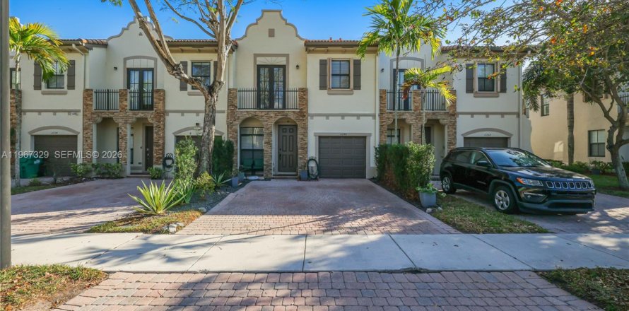 Таунхаус в Хомстед, Флорида 4 спальни, 161.28м2 № 2028796