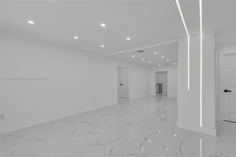 Купить виллу или дом в Хайалиа, Флорида 5 спален, 206.8м2, № 1933441 - фото 4