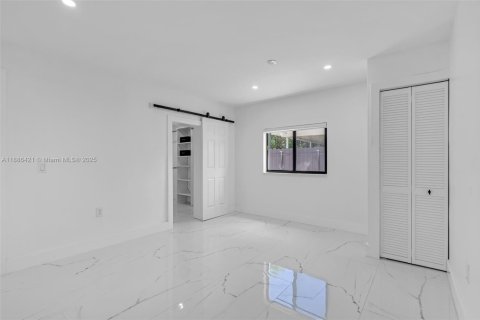 Купить виллу или дом в Хайалиа, Флорида 5 спален, 206.8м2, № 1933441 - фото 15