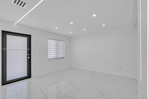 Купить виллу или дом в Хайалиа, Флорида 5 спален, 206.8м2, № 1933441 - фото 6